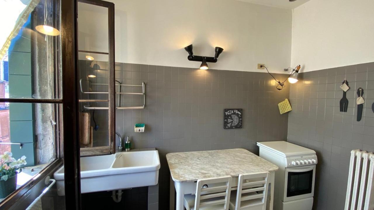 Ca' Romantica - Big Appartment At Accademia Veneza Exterior foto