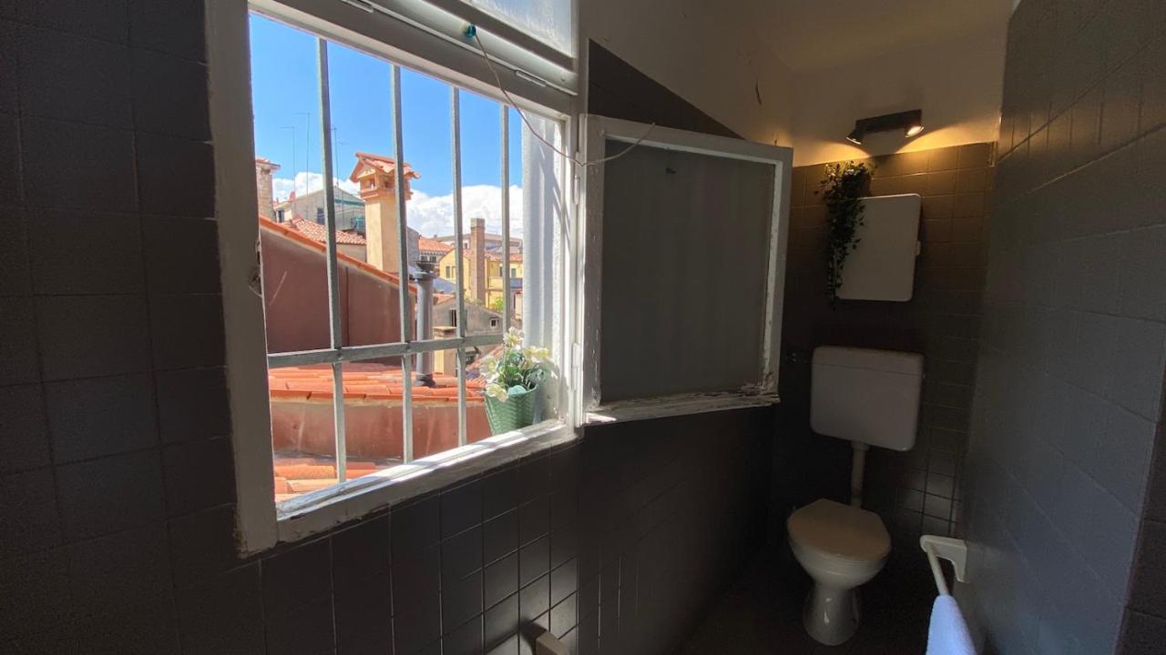 Ca' Romantica - Big Appartment At Accademia Veneza Exterior foto