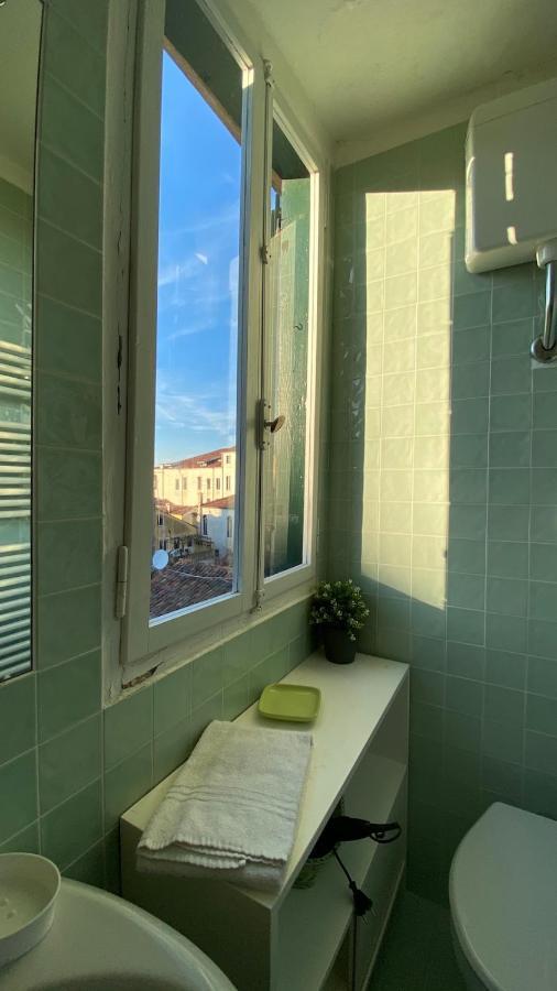 Ca' Romantica - Big Appartment At Accademia Veneza Exterior foto