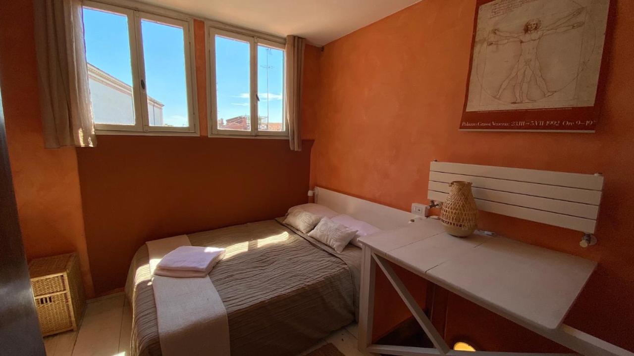 Ca' Romantica - Big Appartment At Accademia Veneza Exterior foto
