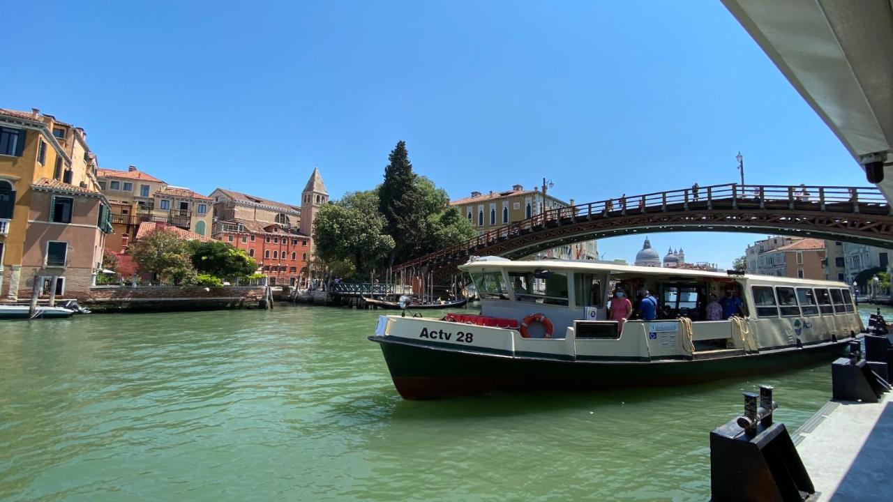 Ca' Romantica - Big Appartment At Accademia Veneza Exterior foto